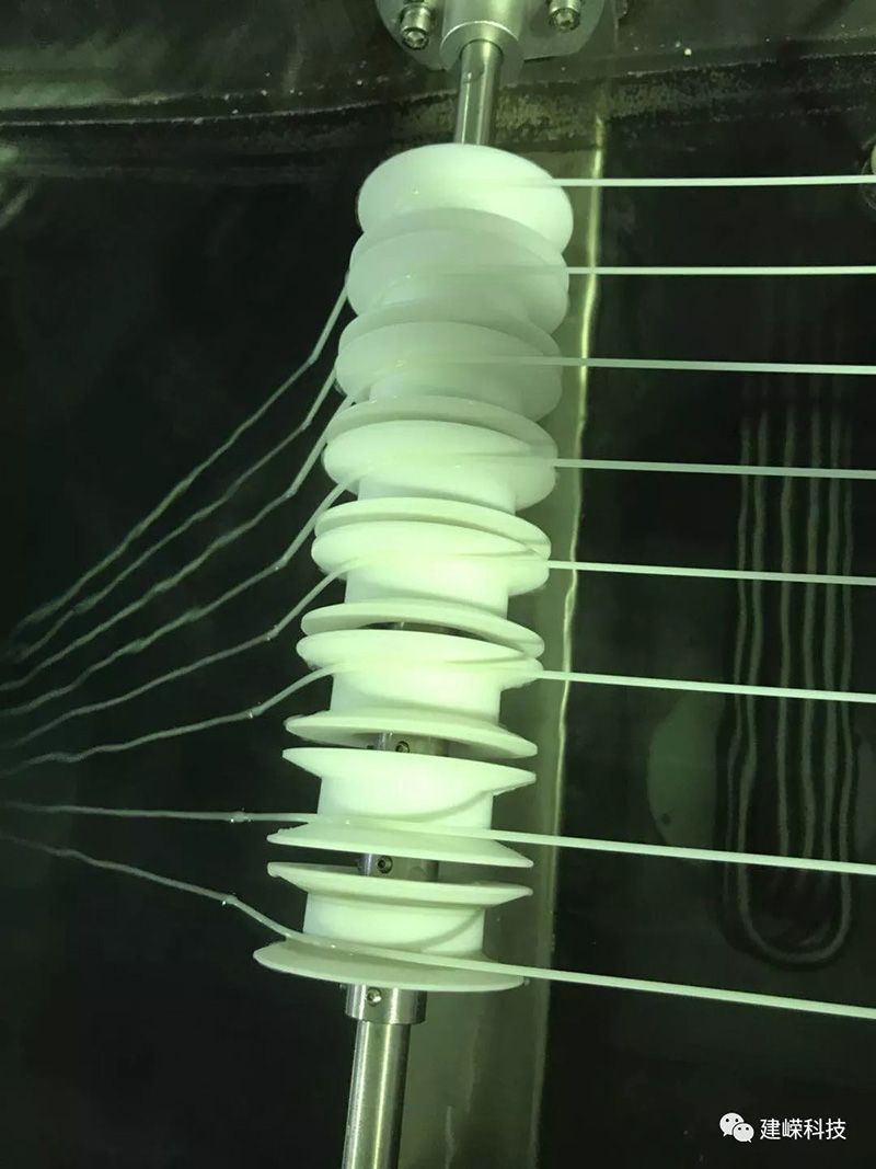 客戶現(xiàn)場(chǎng)紡絲驗(yàn)收，開機(jī)紡絲一氣呵成